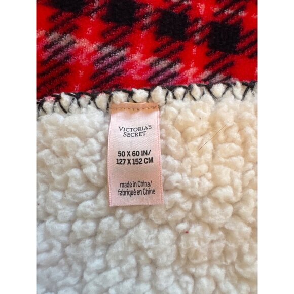 Victorias Secret Red Plaid Sherpa Throw Blanket 50" X 60" 100% Recycled Polyeste - Picture 4 of 5